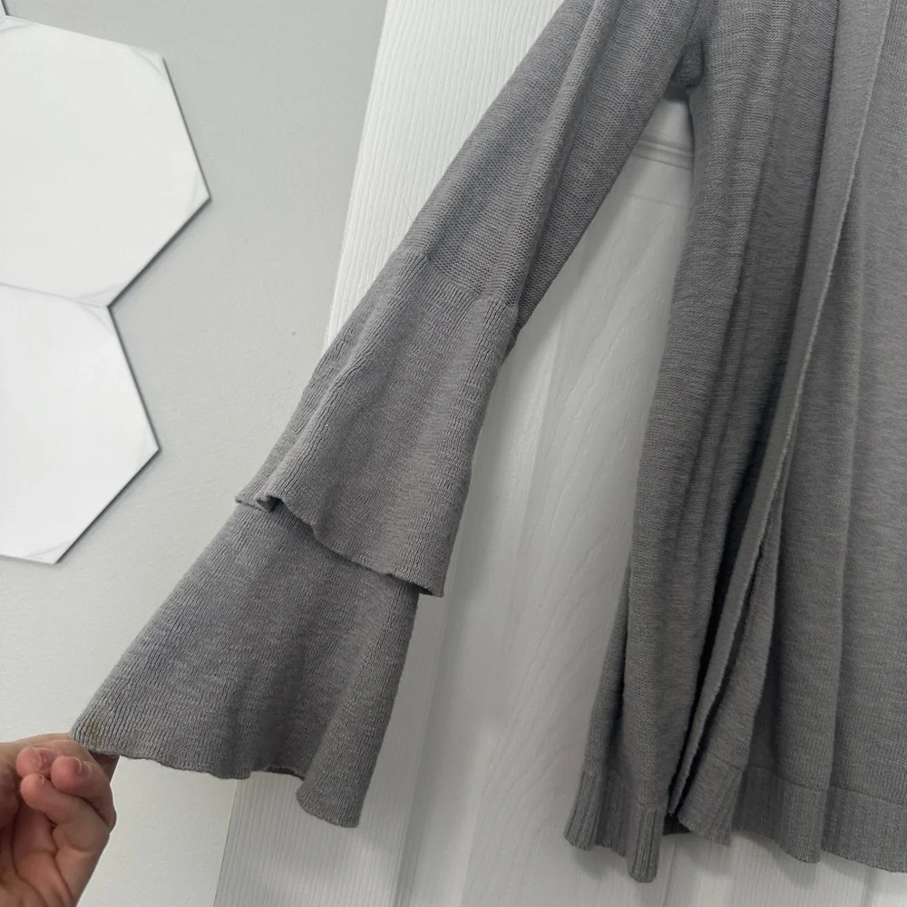 J Crew Gray Tuered ruffle sleeve cardigan sweater XS - Picture 3 of 6
